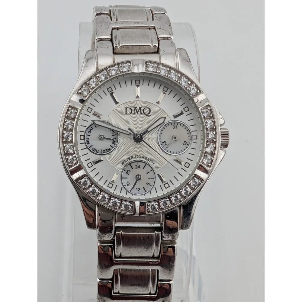 DMQ‎ DQ/1067 Womens Watch 33mm Silver Crystals Bracelet 6.5